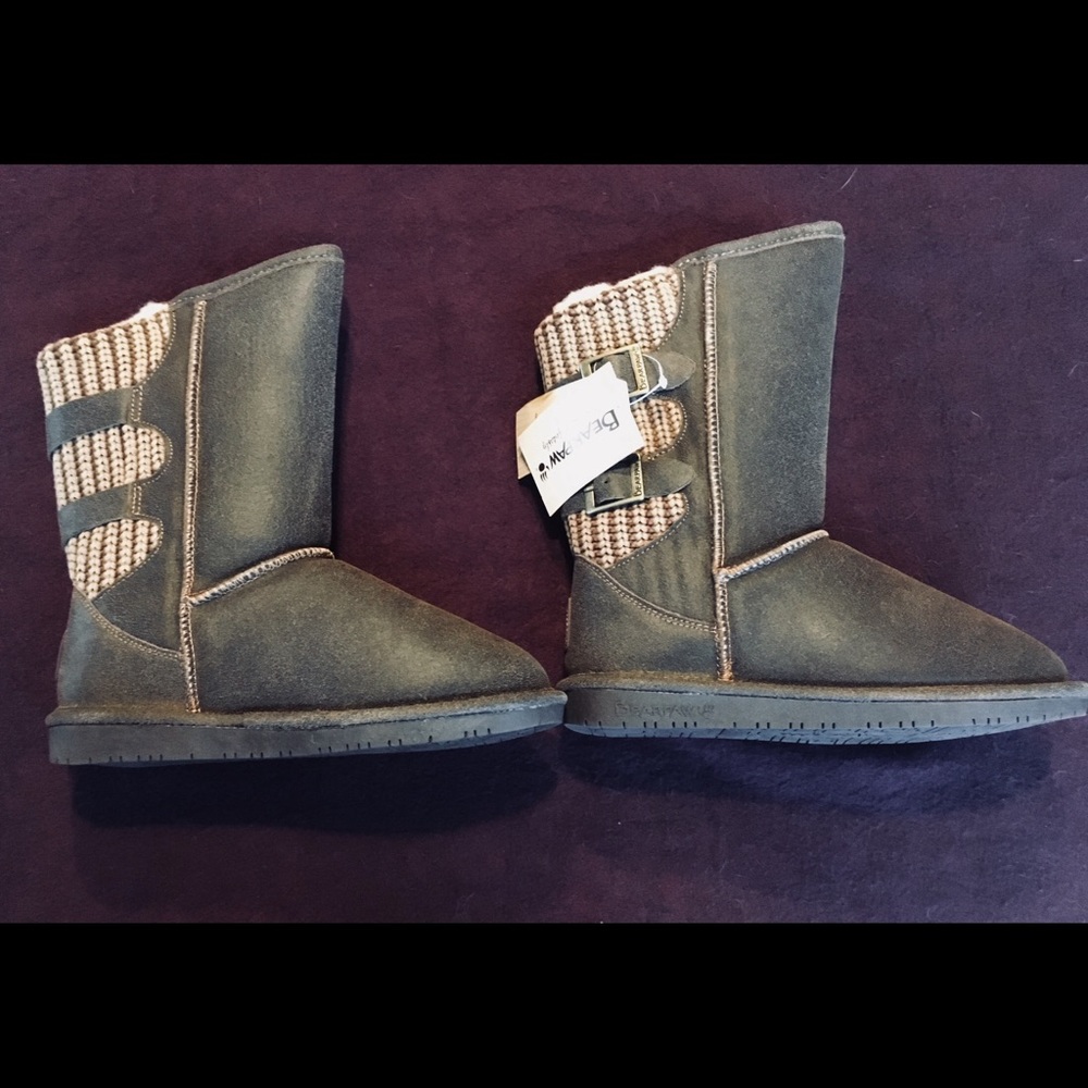 NEED THIS GONE NWT bear paw boots